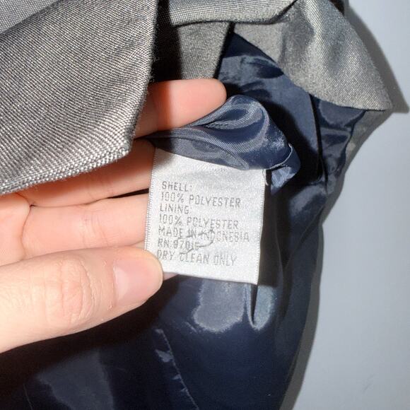 Larry Levine Womens 2 Piece Suit Short Sleeve Pants Size 14 Gray Shoulder Pads - Picture 5 of 14